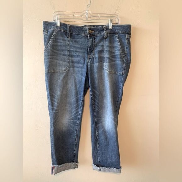 Torrid Cropped Boyfriend Jeans size 14 - Picture 1 of 10